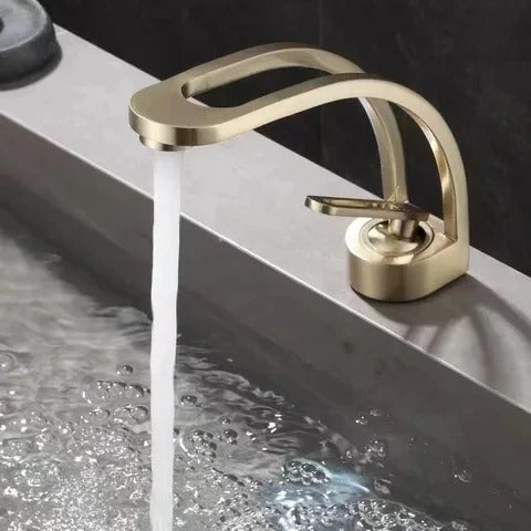Loop Cascade Basin Mixer · Matte Black — Arc Series · Form 07