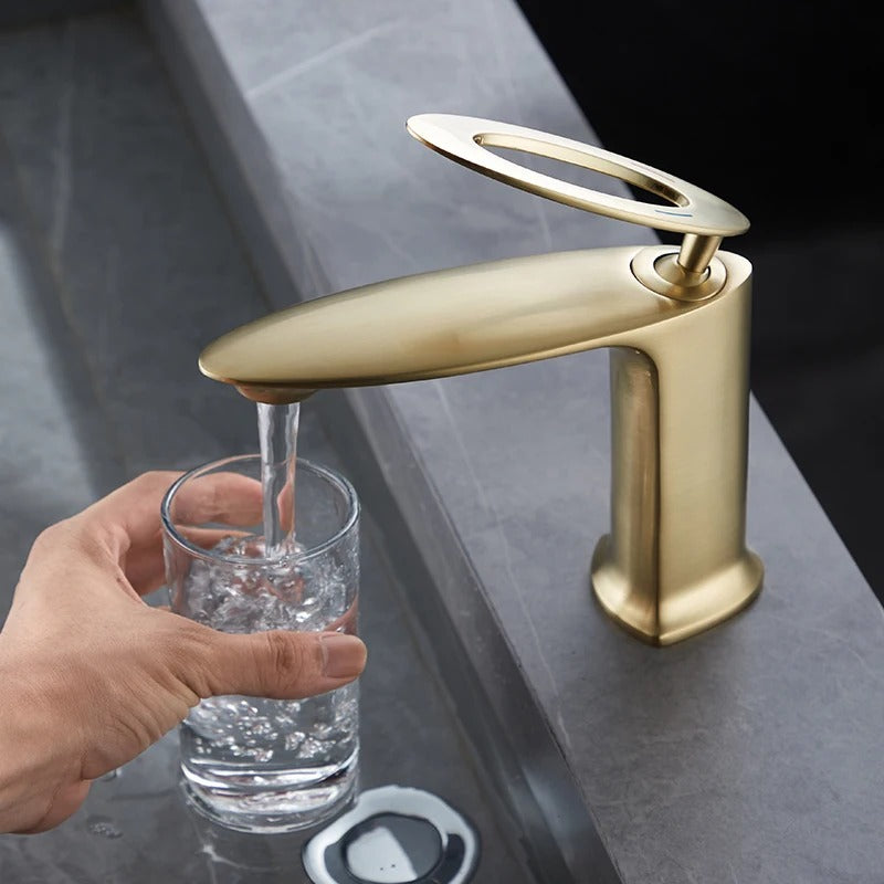Halo Basin Mixer — Arc Series · Form 03