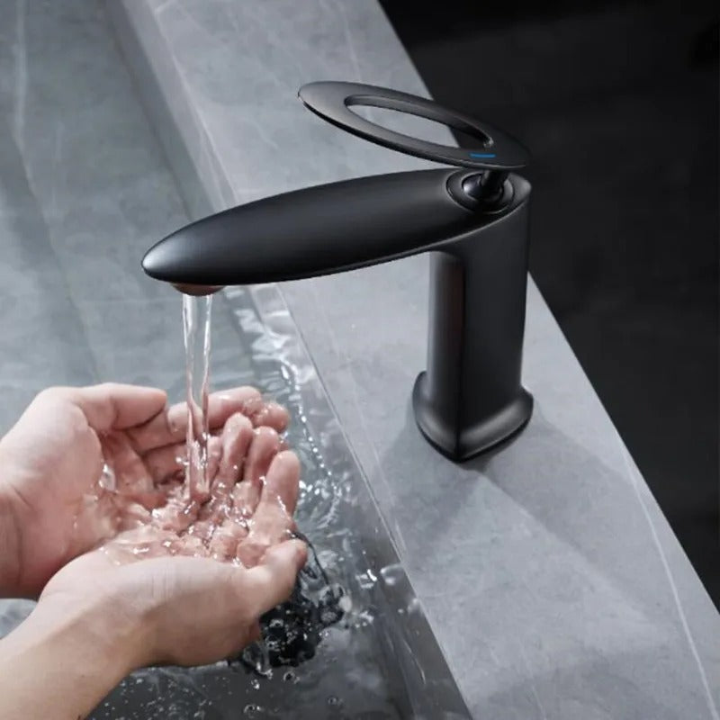 Halo Basin Mixer — Arc Series · Form 03